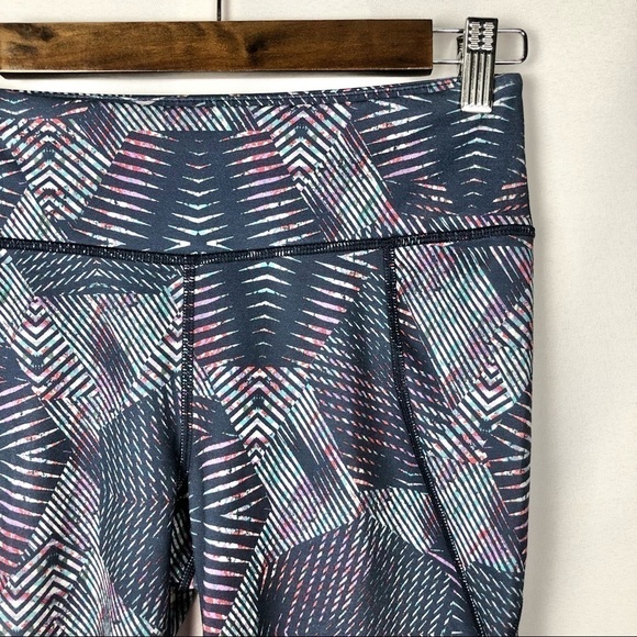 Patagonia Centered Crops in Abstract Smoky Violet Athletic Pants S - Picture 4 of 5